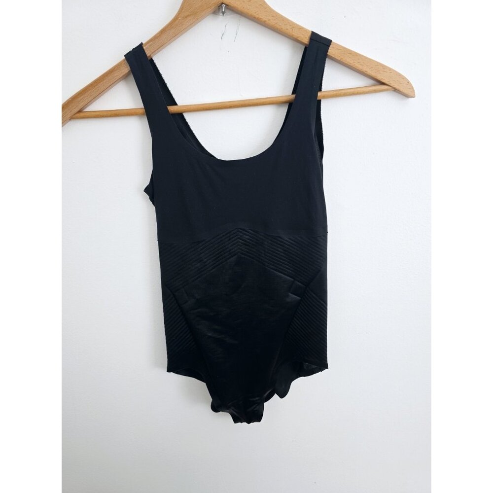 Spanx Thinstincts 2.0 Black Tank One Piece Bodysuit S Shapewear Wireless Womens